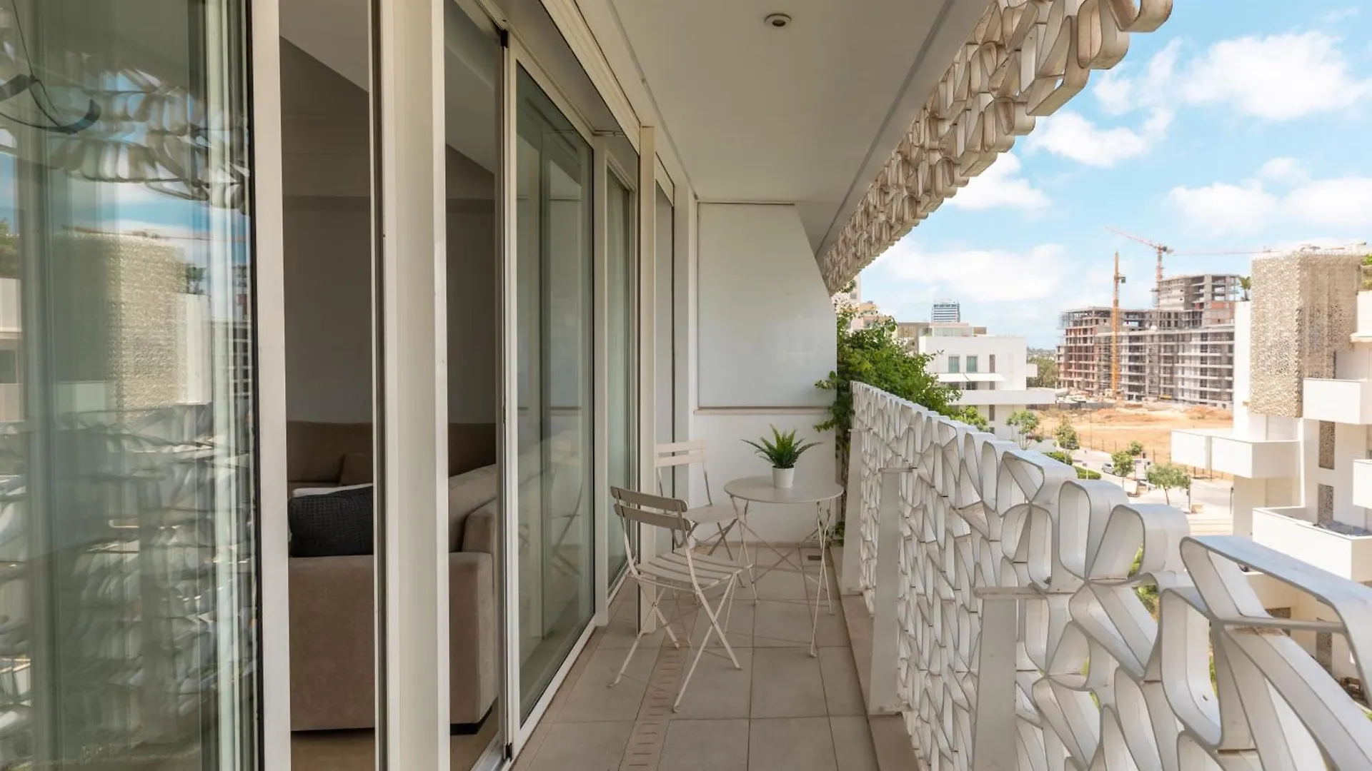 Apartment Casa Finance City, Appartement Piscine Et Parking Casablanca Morocco